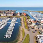 Vakantiehuis, Villapark Oesterbaai 39, Aan Zee, Grenzend Aan Speeltuin